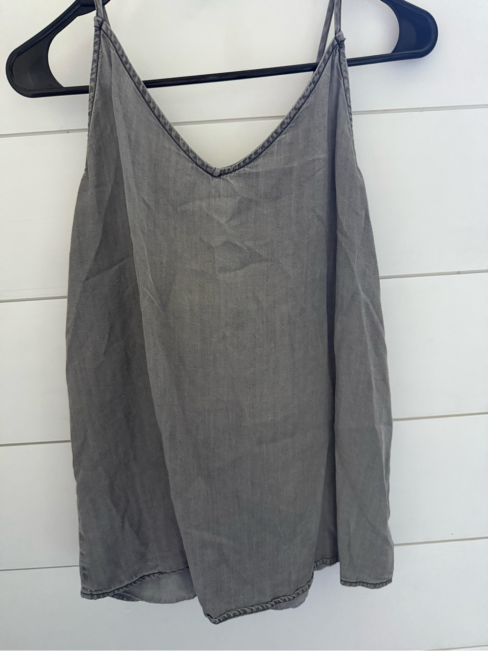 MOD Gray V-Neck Spaghetti Strap Tank Top Tie Back